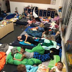 The children of class 3b on their mattress camps.