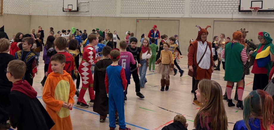 Party atmosphere in the gym.