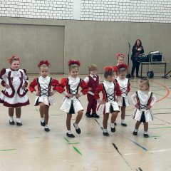 Los jovencísimos bailarines de espelta también mostraron sus habilidades.