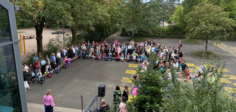Vue d'en haut de la cérémonie de rentrée scolaire