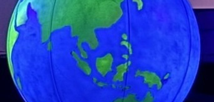 Fekete fényben világító földgömb