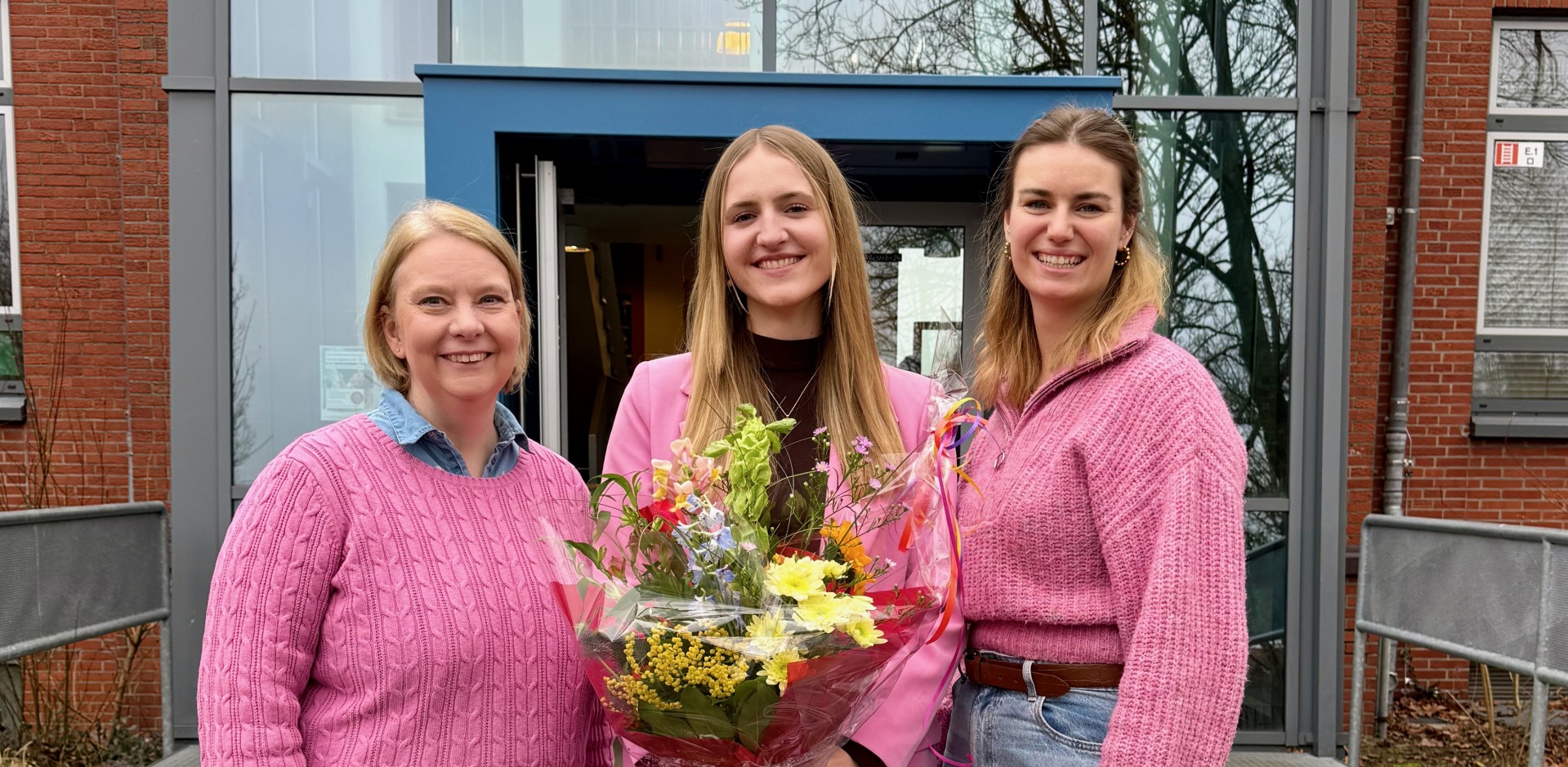 Ibu Magdziarz dengan mentornya Ibu Nagetusch dan Ibu Wiesker.
