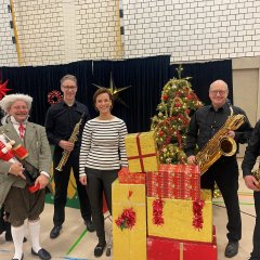 Ensemble PINDAKAAS con la signora Hendrikson della Volksbank Gronau-Ahaus eG.