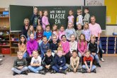 Barn i løveklassen sammen med klasselærerne sine.