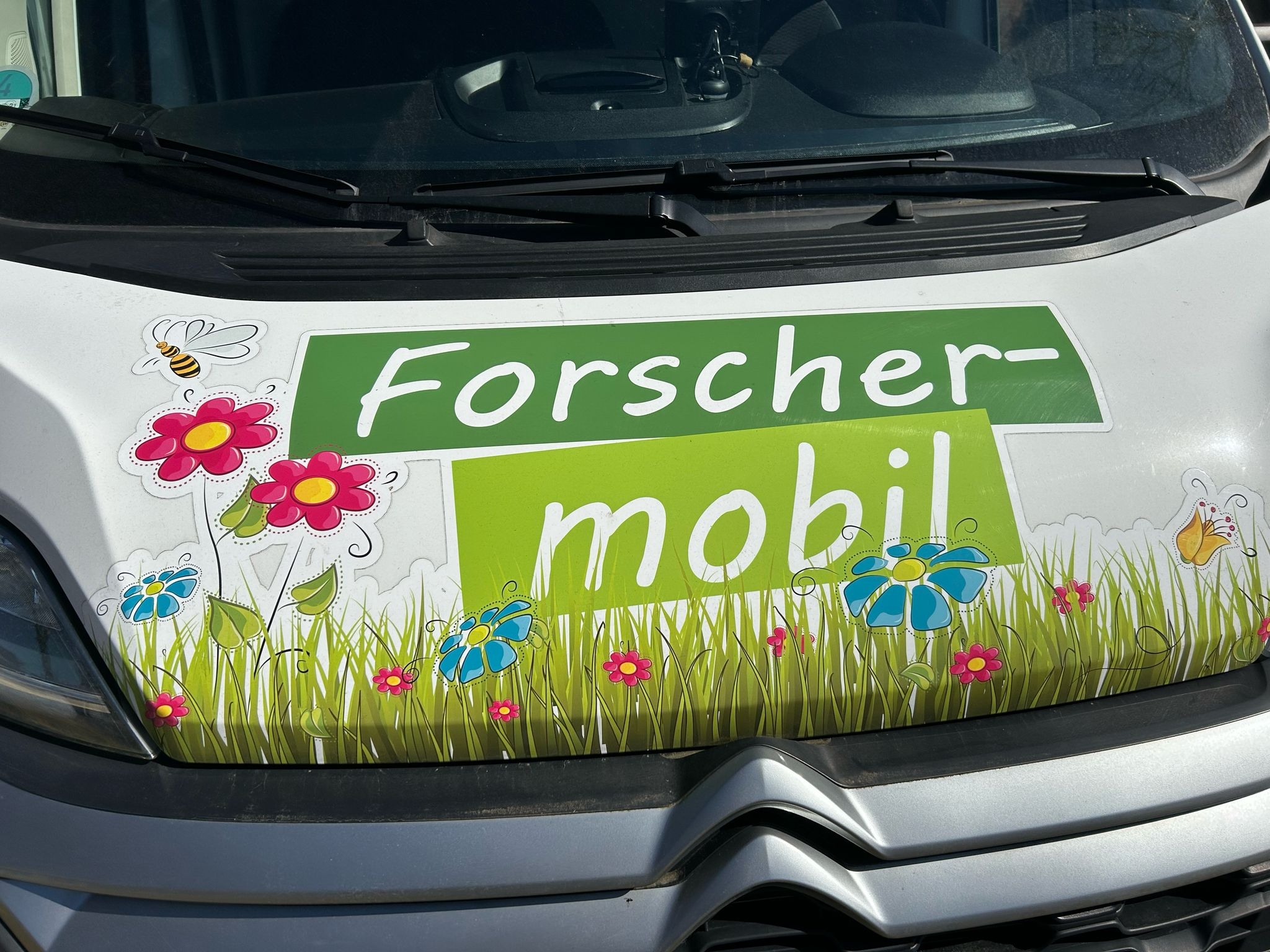 Motorhuv på forskningsfordonet